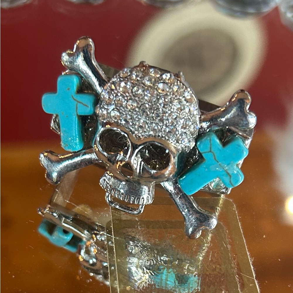 Silver rhinestone skull belt loop holder